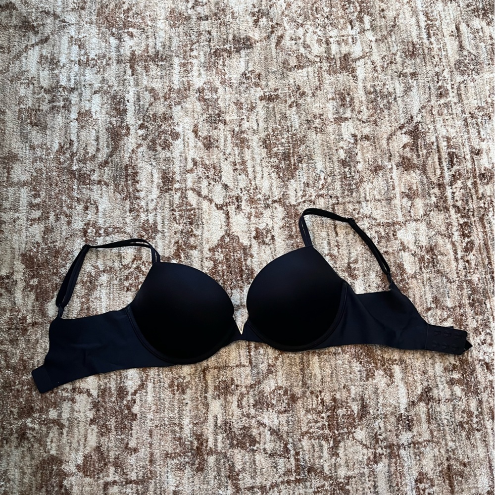 Victoria’s Secret black women’s push up bra